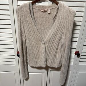 Elegant Beige Women's Cardigan Sweater